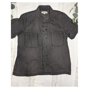 Madewell Denim Short-Sleeve Button-Up Shirt in Lunar Wash